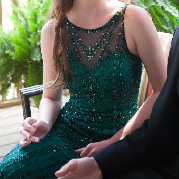 SEAN COLLECTION prom dress